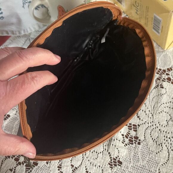 Vintage 1980’s Paisley vinyl makeup bag. - Picture 3 of 6